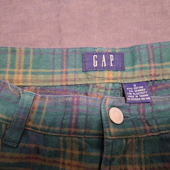 GAP - Picture 2 of 4